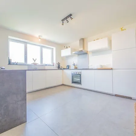 Gezellige 9p Vlakbij De Grotten En Dinant Holiday home
