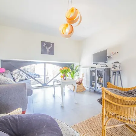 Gezellige Gite 9P Vlakbij De Grotten Van Han En Dinant Nyaraló Rochefort